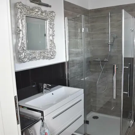 Villa Amelie Con Piscina Dolne Lovcice